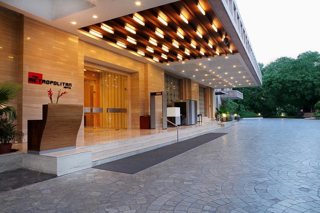 The Metropolitan Hotel & Spa New Delhi Exterior photo