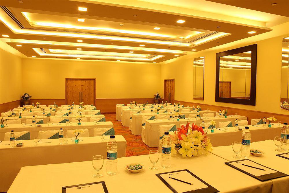 The Metropolitan Hotel & Spa New Delhi Business photo